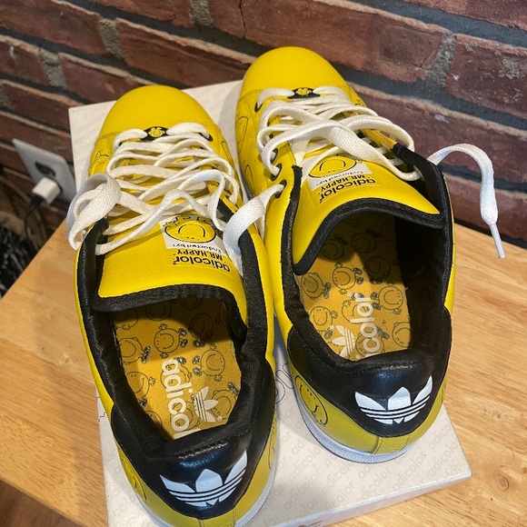 Adidas Mr Happy Stan Smith sz 9.5 and track jacket $250 for the set - Picture 5 of 7